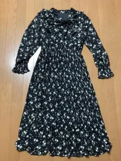 ワンピース　MAJESTIC LEGON 黒　花柄　Mサイズ