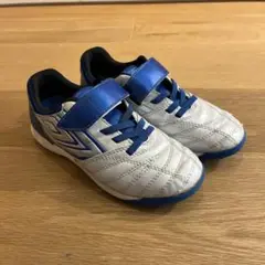 umbro サッカーシューズ トレーニングシューズ　ホワイト/ブルー　19cm