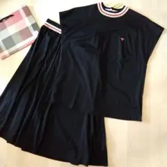 美品　ブルーレーベルクレストブリッジ黒のトップスとスカートのセットアップ38