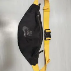 Nike ボディバッグ ブラック/イエロー