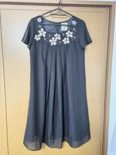 美品】東京ソワール 刺繍デザイン ワンピースドレス13号 - メルカリ