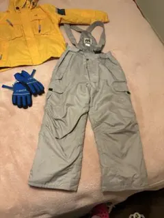 子ども用スキーウェアセット（ジャケット・パンツ・手袋）