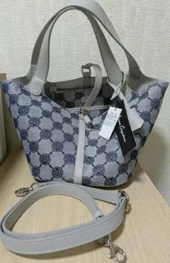 未使用タグ付　アンコキーヌ モノグラム 2way トートバッグ 牛革 QVCのサムネイル