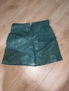 EVRIS グリーンレザー タイトスカート