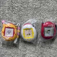 たまごっち　ミニチュアチャームコレクション３　まきこ　いちごっち　やんぐまめっち