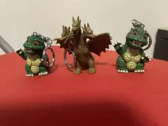 【3日〆】キングギドラとゴジラのキーホルダー　三体セット