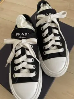 PRADA スニーカー　23.5センのサムネイル