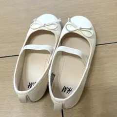 美品　H&M ベビーバレーシューズ アイボリー フラットシューズ