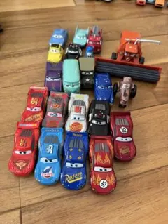トミカ　カーズ
