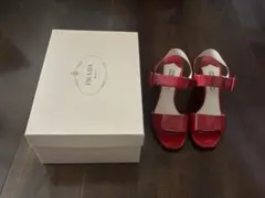 PRADA パテントレザー アンクルストラップ サンダル レッドのサムネイル