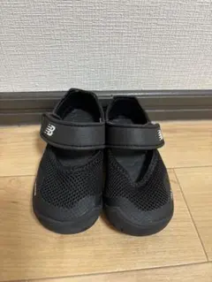 14cm New Balance ベビーサンダル ブラック