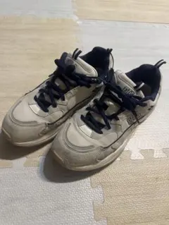 FILA スニーカー ベージュ ネイビー