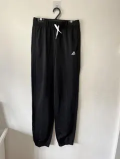 adidas ブラック ジョガーパンツ　ジャージ　160