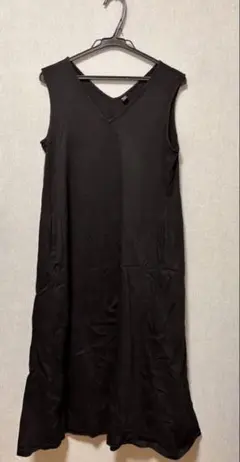 ブラック Vネック ロングワンピース S