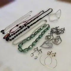 ネックレスとイヤリングセット