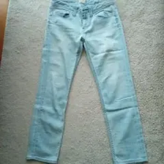 YANUK ライトブルースリムフィットデニム