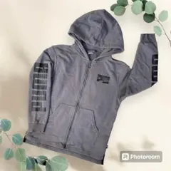 最終値下げ✨プーマ　パーカー　フルジップ　ロゴ　プリント　キッズ　グレー