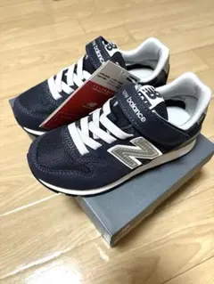 新品未使用★New Balance ★子供スニーカー・ネイビー17.5
