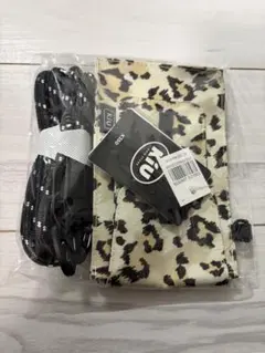 新品未使用　kiu　スマートフォンポーチ　スマホショルダー　ケース　レオパード