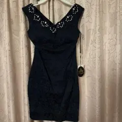 ネイビーVネックビーズ装飾ドレス