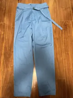 ライトブルー ベルト付きスラックス Mサイズ