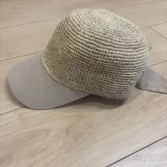 リボン付きベージュ麦わら帽子