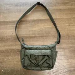 オリーブグリーン ショルダーバッグ