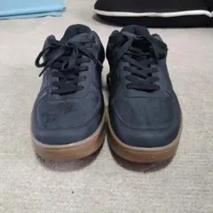 新品✨ブラックスエード風ローカットスニーカー