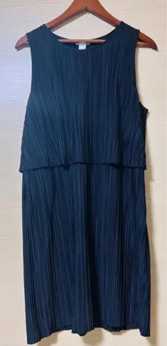 値下げしました！【H＆M】ブラック　ひざ丈ワンピース