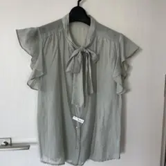 INGNI リボン付きフリル袖 カーキ半袖シャツ M