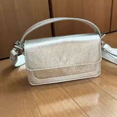 【新品・未使用】soleile カメラバッグ ボディバッグ トープ 新品・未使用】soleile カメラバッグ ボディバッグ トープ - メルカリ