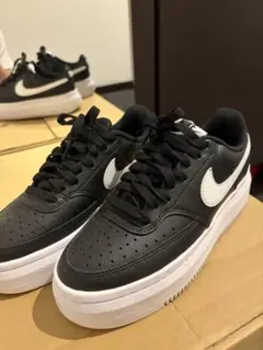 【美品！】NIKE COURT VISION ALTA 厚底ブラックのサムネイル