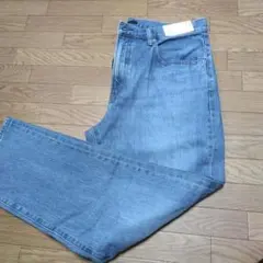 新品未使用 UNIQLO レギュラーフィットテーパードジーンズ 88cm
