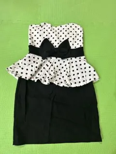 ドット柄ノースリーブペプラムトップス