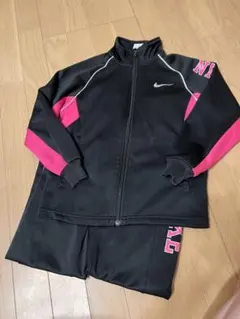 NIKE 女の子ジャージ上下セット XS(130cm)