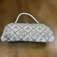 ビーズ刺繍 ホワイト クラッチバッグ