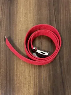 ナイロン製赤ベルト 金属バックル付き