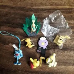 ポケモン フィギュアとキーホルダー、ストラップ　マグネット他
