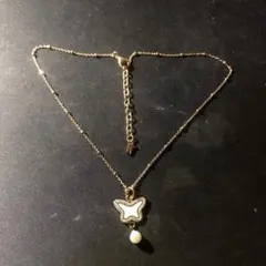 中古品　Folli Follie バタフライ　ネックレスのサムネイル