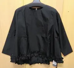 あ*7様 裾フリル付き黒長袖トップス