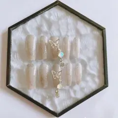 216 ネイルチップ　10枚 蝶　ムーンストーン　ヌーディーカラー　つけ爪　ラメ