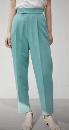 AZUL ヴィーナステーパードパンツ ミントグリーン