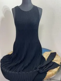 ひ*り様 ヴァレンティノ VALENTINOノースリ ストレッチ コットンニットのサムネイル