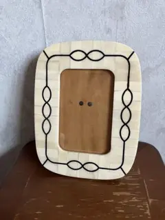 木製フォトフレーム 黒い装飾ライン