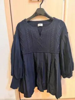 美品ビームスハート　プリーツニットプルオーバー　ネイビー