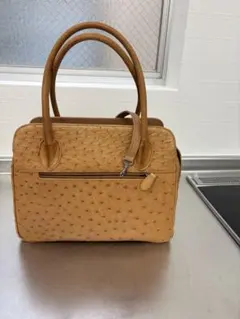 オーストリッチレザー ベージュ ハンドバッグ