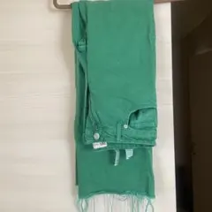グリーン フリンジ裾 スリムフィット デニムパンツ