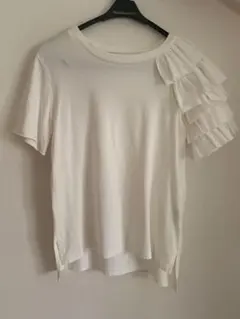 BIRTHDAY BASH アシンメトリー フリルトップス　Tシャツ Mサイズのサムネイル