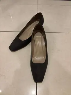 ダークグレー スクエアトゥパンプス 25.5