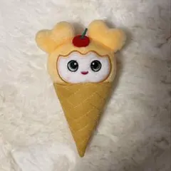 TWICE BABY LOVELYS アイスぬいぐるみバッチ モモ モブリー - メルカリ
